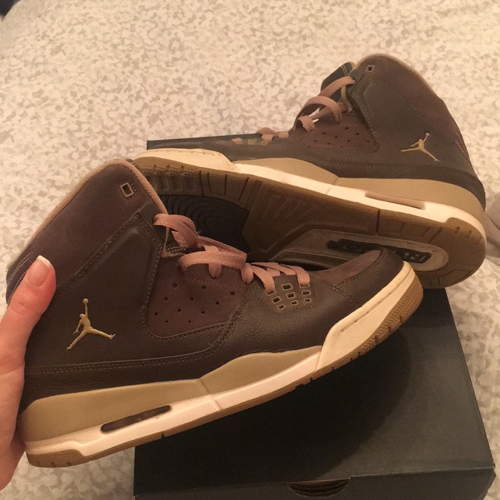 Jordan sneakers men size 9